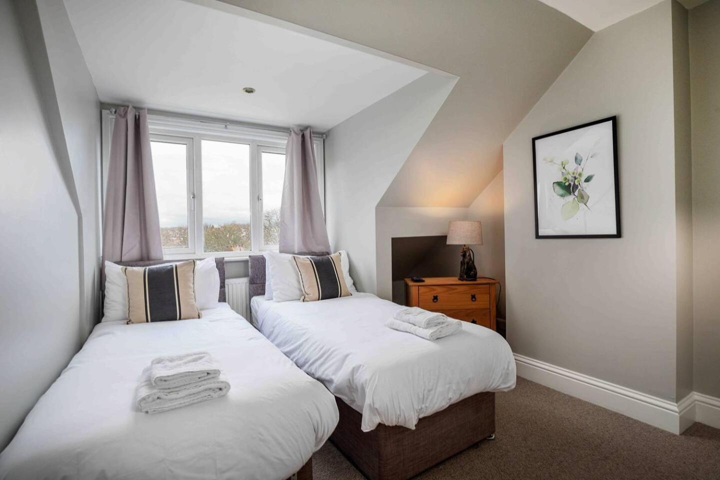 Stylish & Spacious 3 Bed Apartment With Parking シェフィールド エクステリア 写真