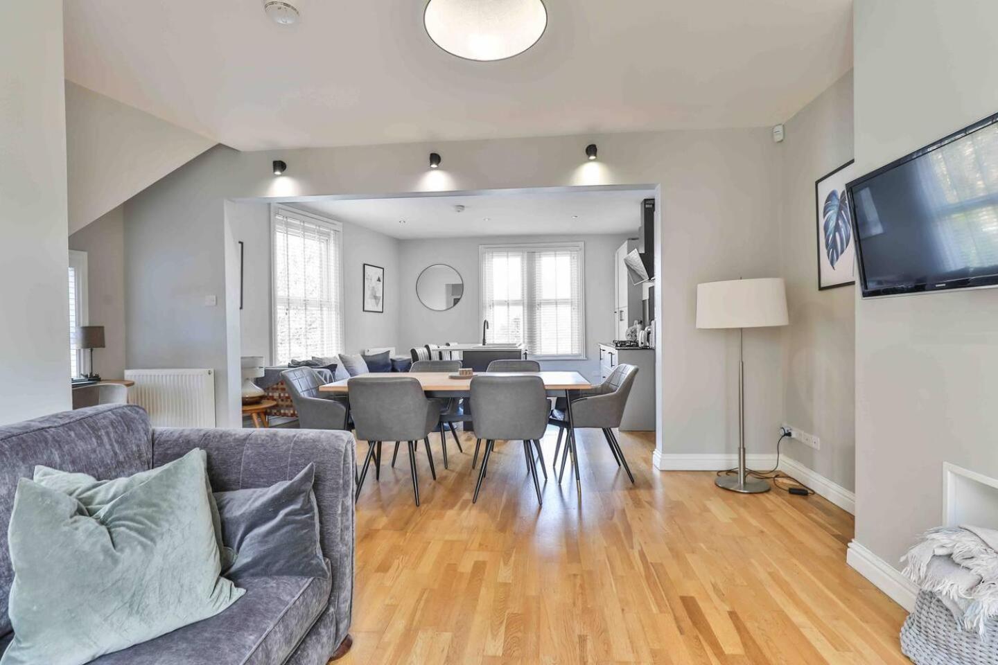 Stylish & Spacious 3 Bed Apartment With Parking シェフィールド エクステリア 写真
