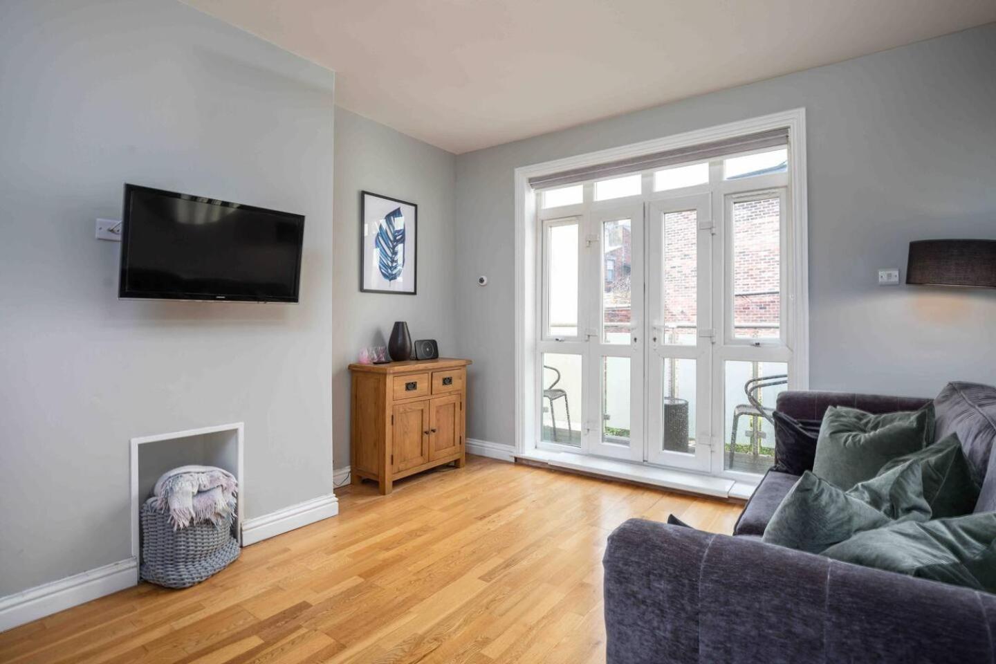 Stylish & Spacious 3 Bed Apartment With Parking シェフィールド エクステリア 写真