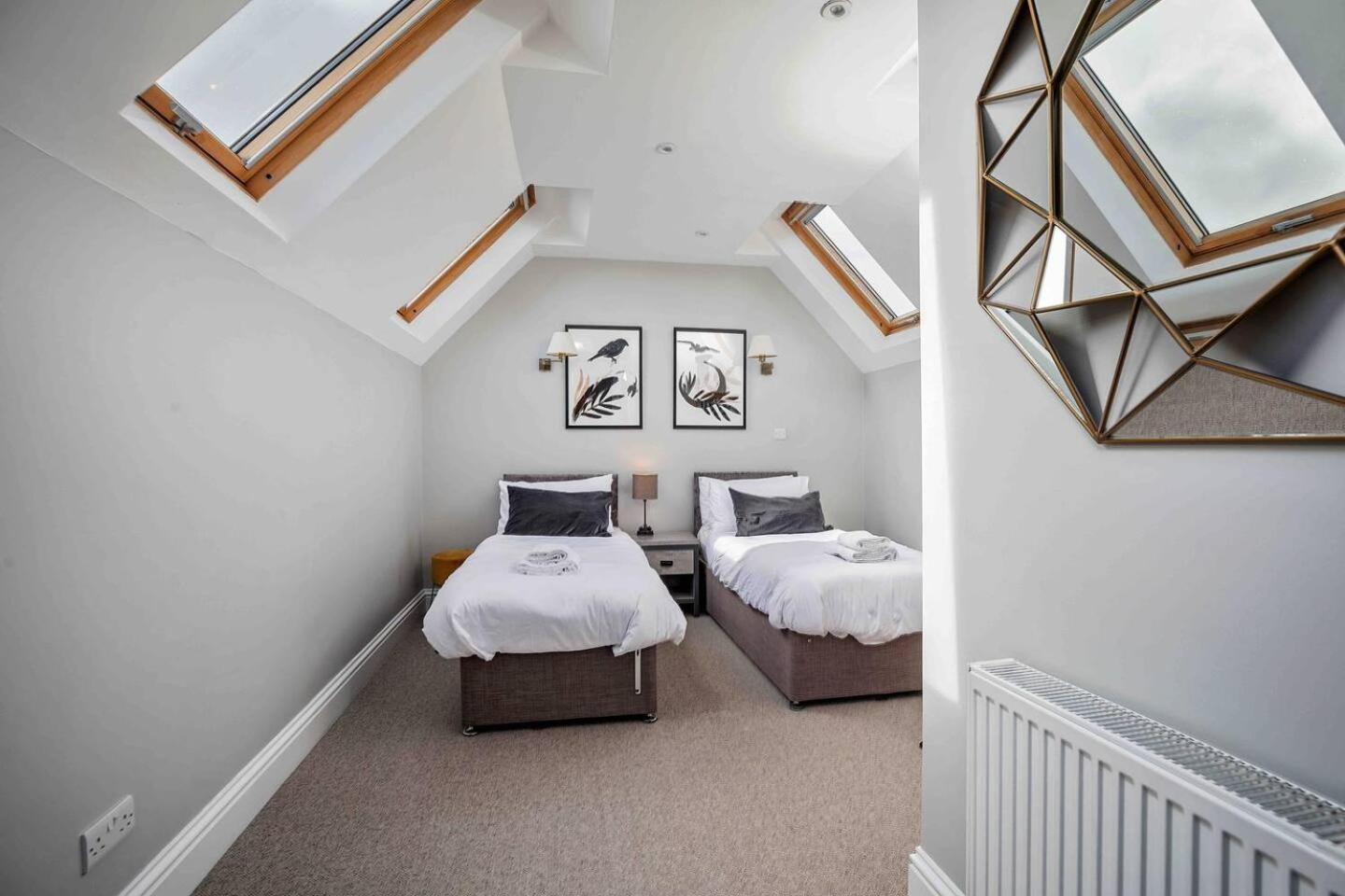 Stylish & Spacious 3 Bed Apartment With Parking シェフィールド エクステリア 写真