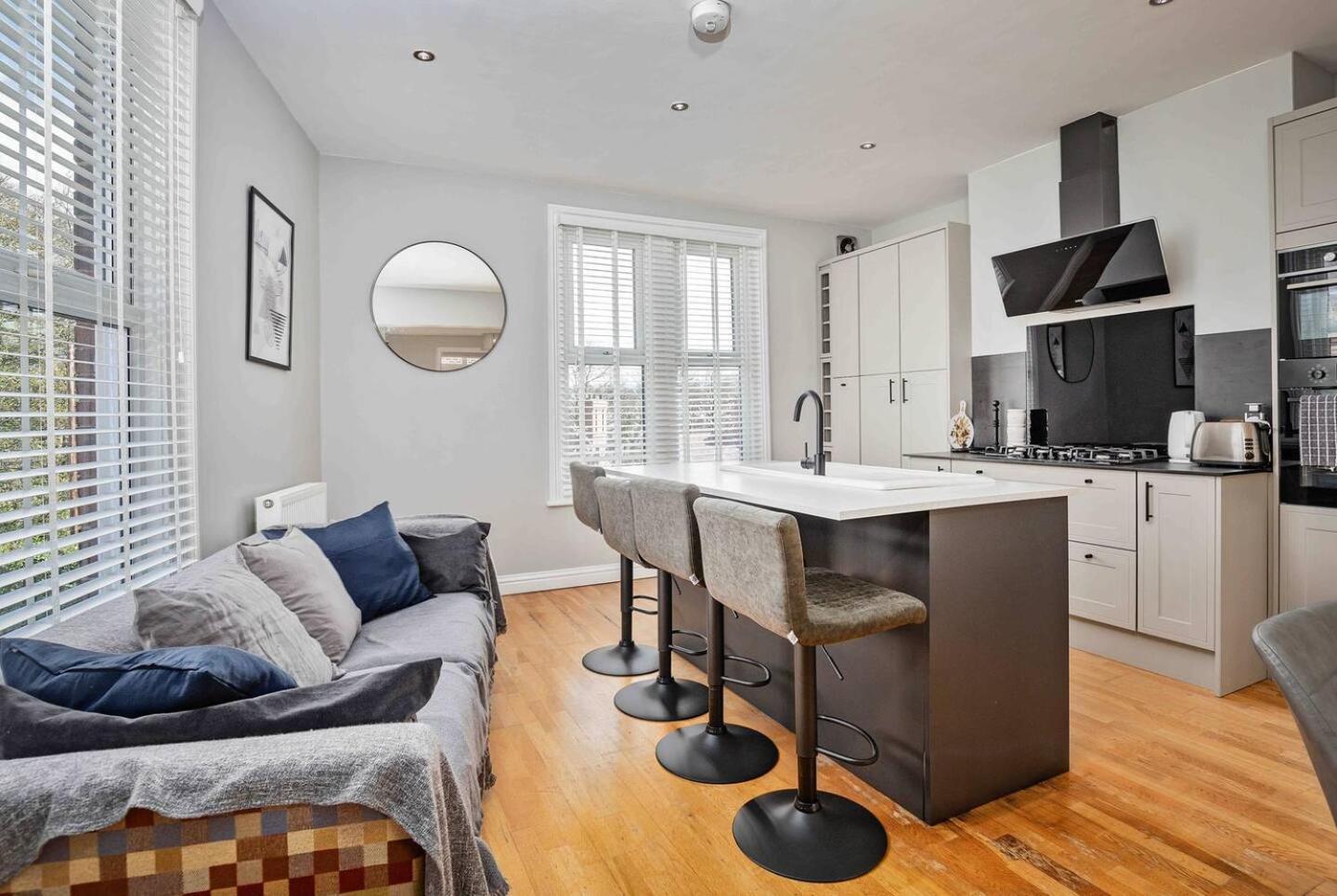 Stylish & Spacious 3 Bed Apartment With Parking シェフィールド エクステリア 写真