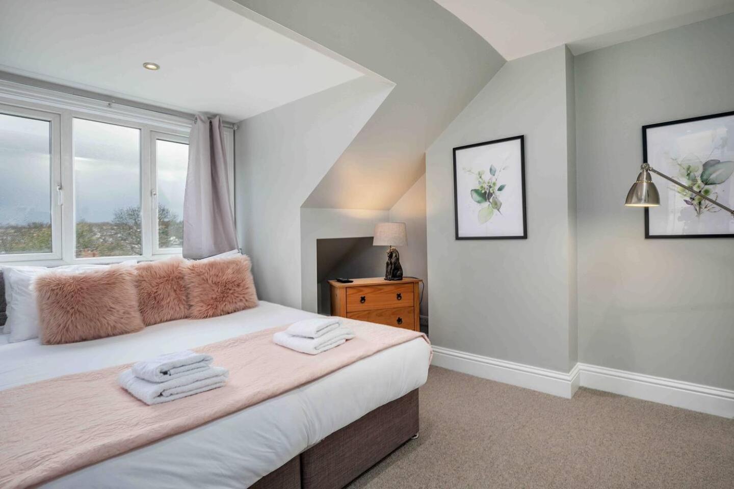 Stylish & Spacious 3 Bed Apartment With Parking シェフィールド エクステリア 写真