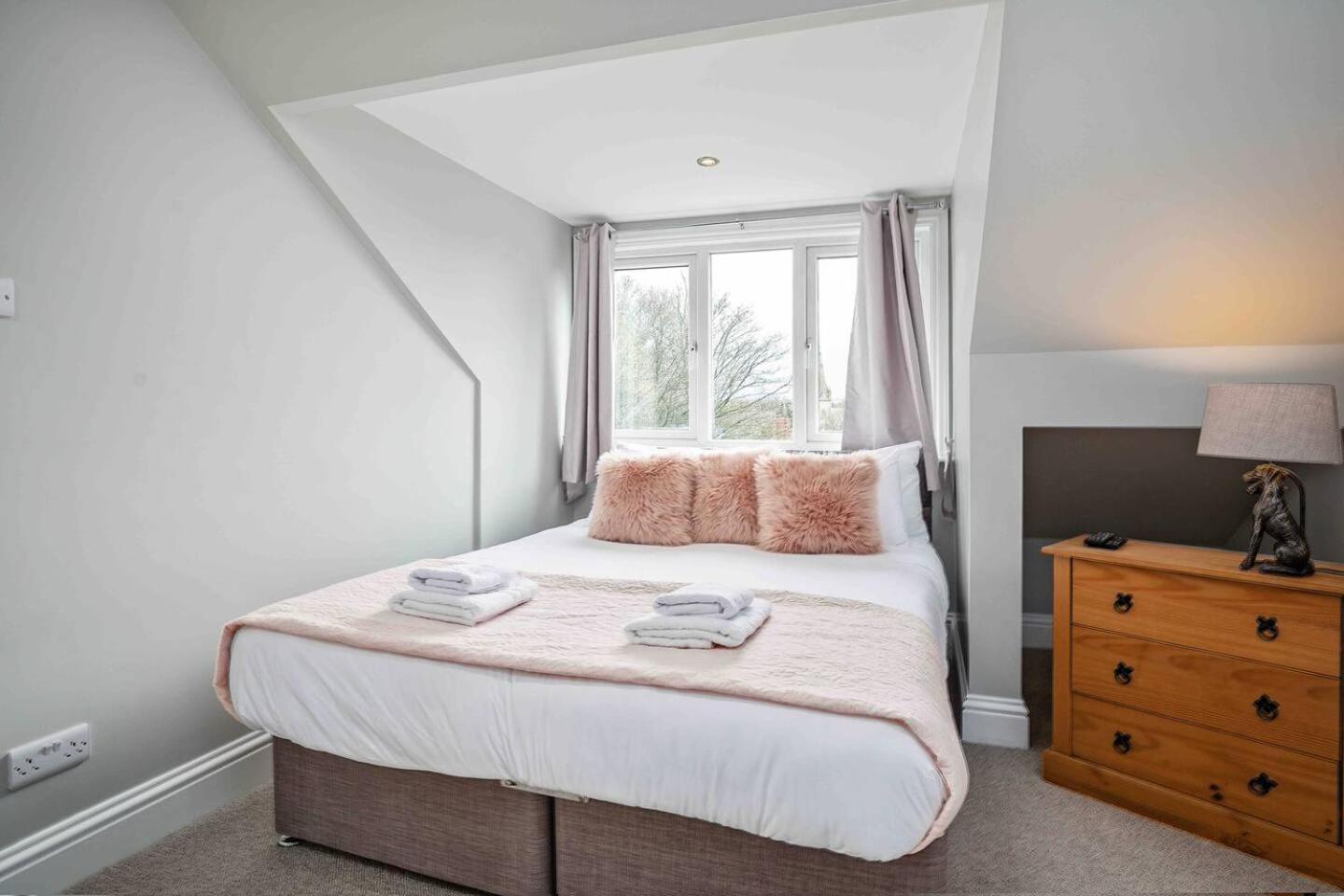 Stylish & Spacious 3 Bed Apartment With Parking シェフィールド エクステリア 写真