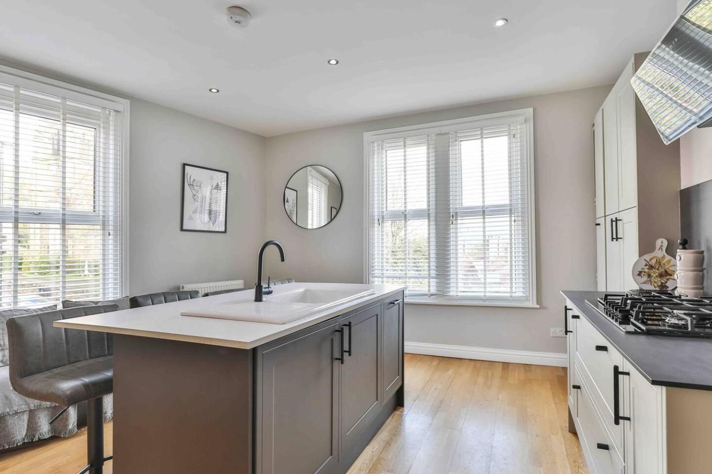 Stylish & Spacious 3 Bed Apartment With Parking シェフィールド エクステリア 写真