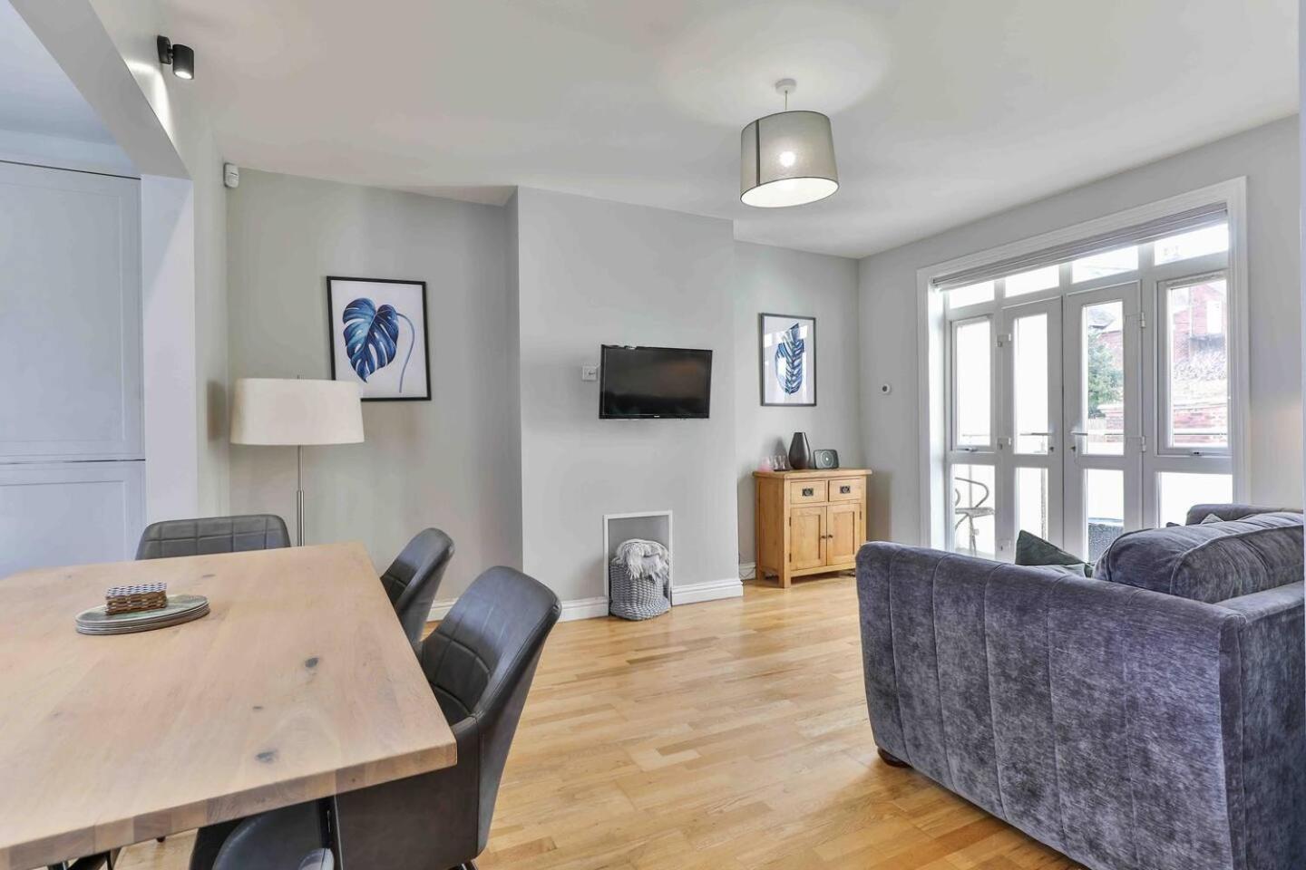 Stylish & Spacious 3 Bed Apartment With Parking シェフィールド エクステリア 写真